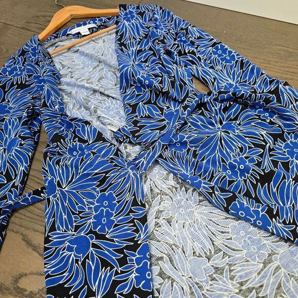 Diane Von Furstenberg Julian New 3/4 Sleeve Wrap Dress in Black & Blue Floral - Picture 2 of 11